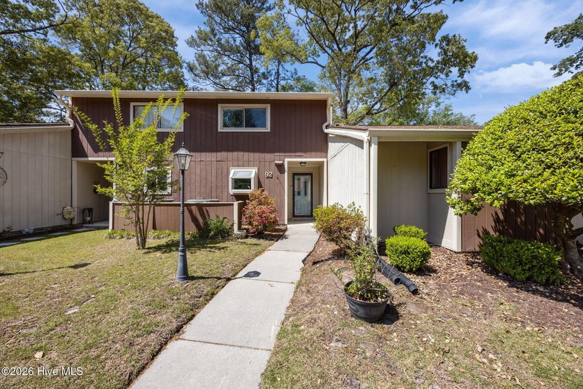 Charming and well-maintained townhome with thoughtful updates - Beach Townhome/Townhouse for sale in New Bern, North Carolina on Beachhouse.com