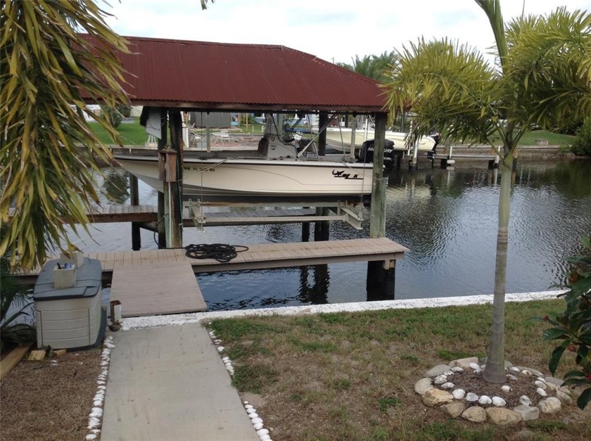 Come make this waterfront pool home yours today. Enjoy the day - Beach Home for sale in Apollo Beach, Florida on Beachhouse.com