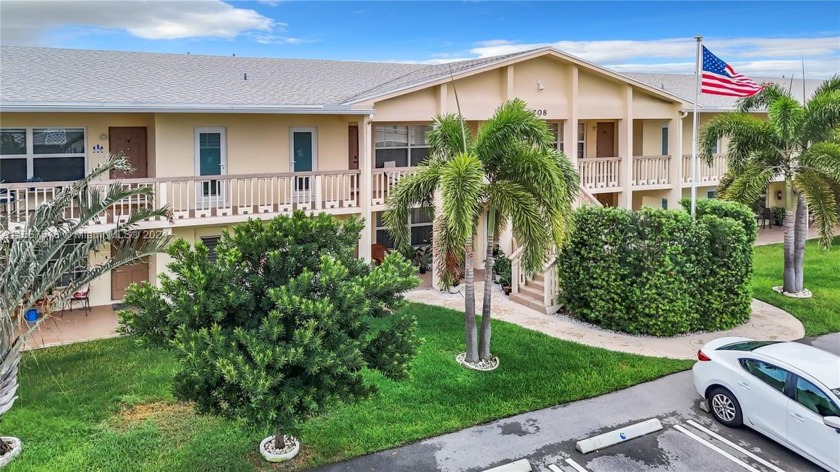 Exquisitely maintained waterfront 2 bed/1 bath Co-op for retired - Beach Other for sale in Pompano Beach, Florida on Beachhouse.com