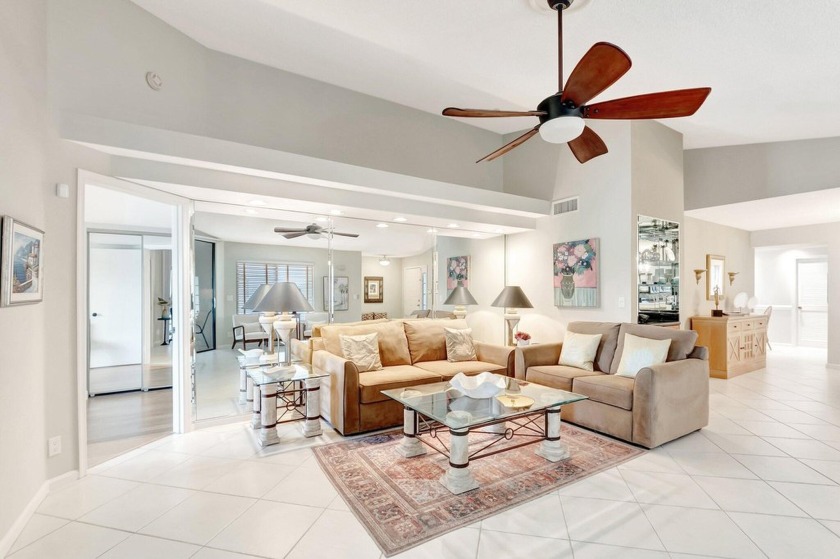WELCOME TO THIS STUNNING 2 BEDROOM PLUS DEN, 2 BATH CONDO - Beach Condo for sale in Delray Beach, Florida on Beachhouse.com