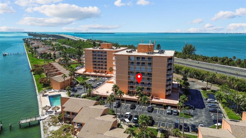 *Price reduced* Experience breathtaking views of Tampa Bay from - Beach Condo for sale in St. Petersburg, Florida on Beachhouse.com