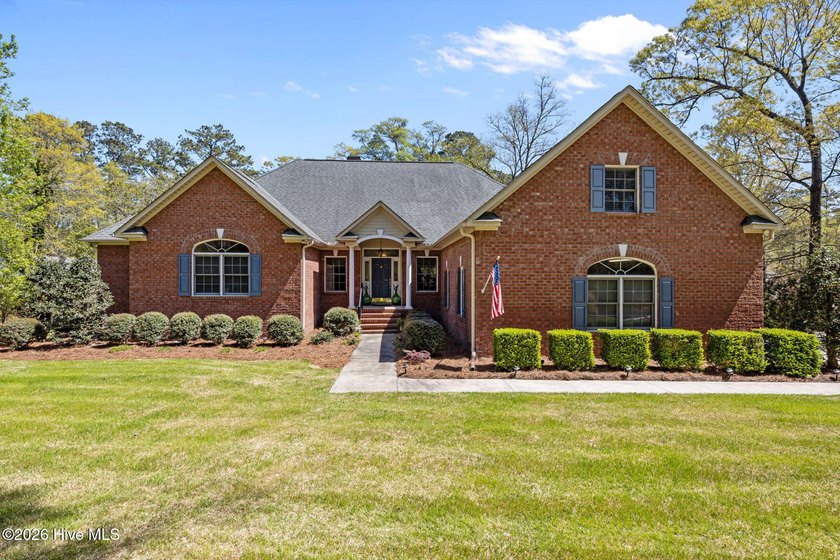 Perfectly positioned along the peaceful, tree-lined shores of - Beach Home for sale in New Bern, North Carolina on Beachhouse.com