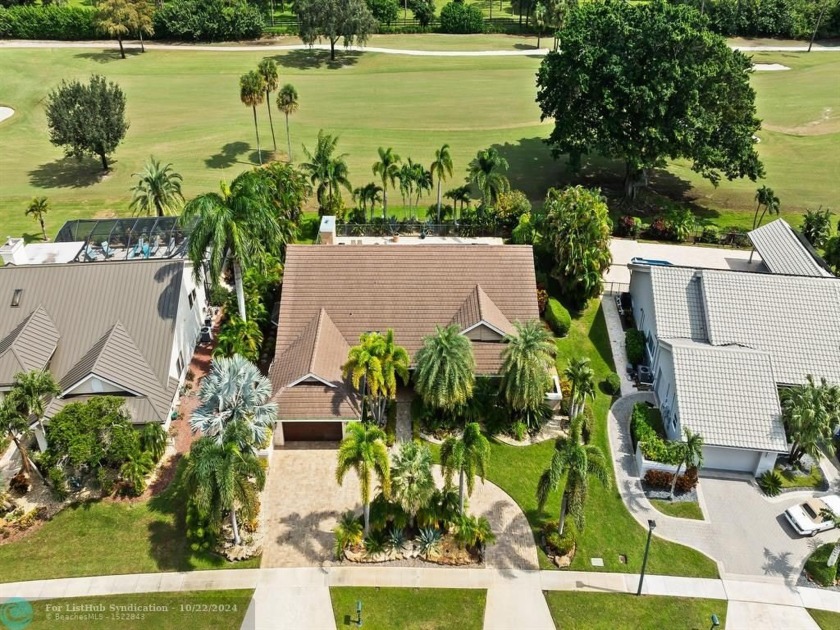 Exceptional home in Boca Woods Country Club combines luxury and - Beach Home for sale in Boca Raton, Florida on Beachhouse.com