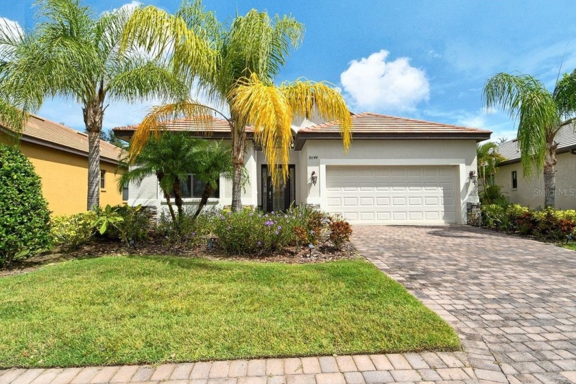 Nestled on a quiet cul-de-sac in the gated, maintenance-free - Beach Home for sale in Bradenton, Florida on Beachhouse.com