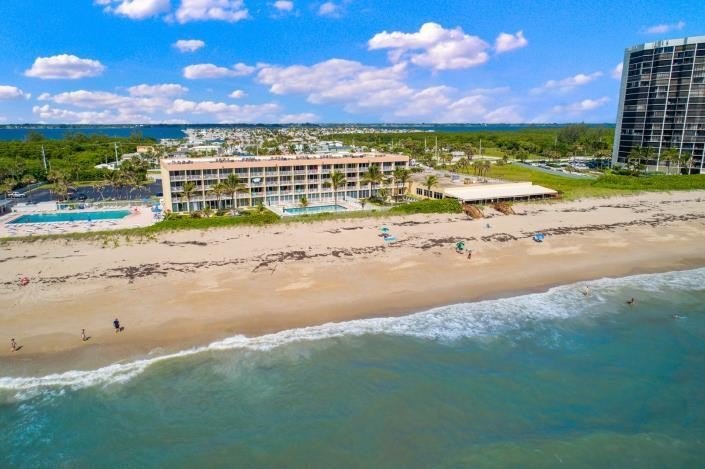 Unusual opportunity for investors! This beautiful Oceanfront - Beach Condo for sale in Jensen Beach, Florida on Beachhouse.com