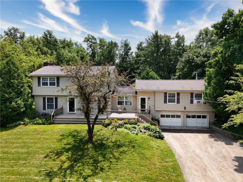 SPACIOUS 2456 S.F. 4 BED 2 BATH COLONIAL IN THE HIGHLY DESIRABLE - Beach Home for sale in Ontario, New York on Beachhouse.com