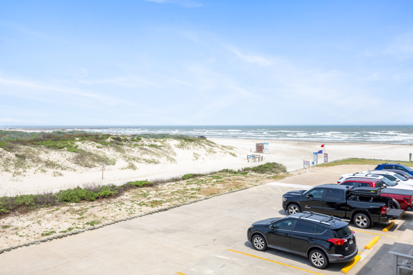 Spacious Beachside Complex Retreat with Pool & Gulf - Beach Vacation Rentals in Corpus Christi, Texas on Beachhouse.com