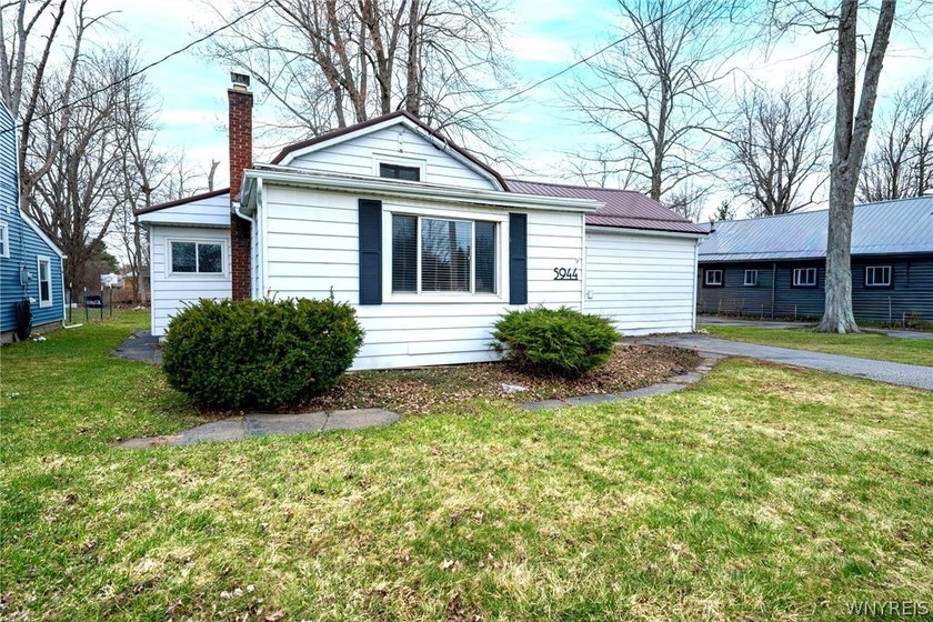CHARMING RANCH NESTLED ON PEACEFUL NEIGHBORHOOD STREET. Inside - Beach Home for sale in Hamburg, New York on Beachhouse.com