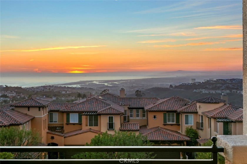 Welcome to luxury living at its finest in the prestigious gated - Beach Townhome/Townhouse for sale in Newport Coast, California on Beachhouse.com