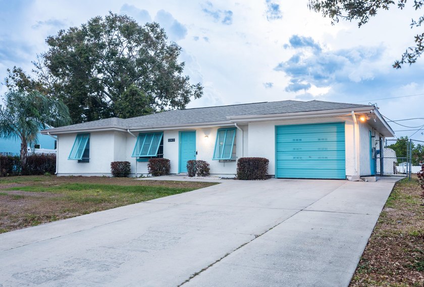 Welcome to this beautifully maintained home in the heart of Port - Beach Home for sale in Port Saint Lucie, Florida on Beachhouse.com