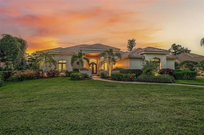 **INCREDIBLE TRANSFORMATION OF THIS MOVE-IN READY, GOLF COURSE - Beach Home for sale in Osprey, Florida on Beachhouse.com