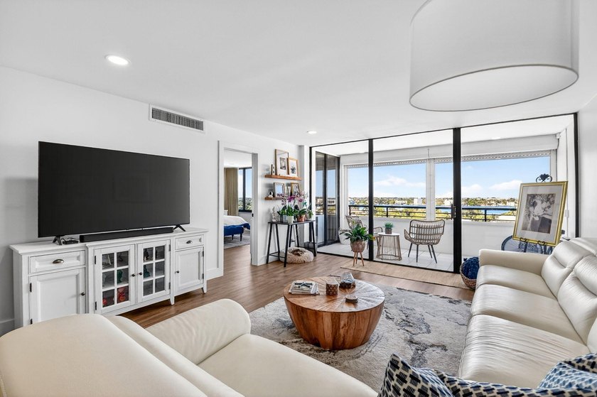 Welcome to your own piece of paradise on the intracoastal. This - Beach Condo for sale in South Palm Beach, Florida on Beachhouse.com