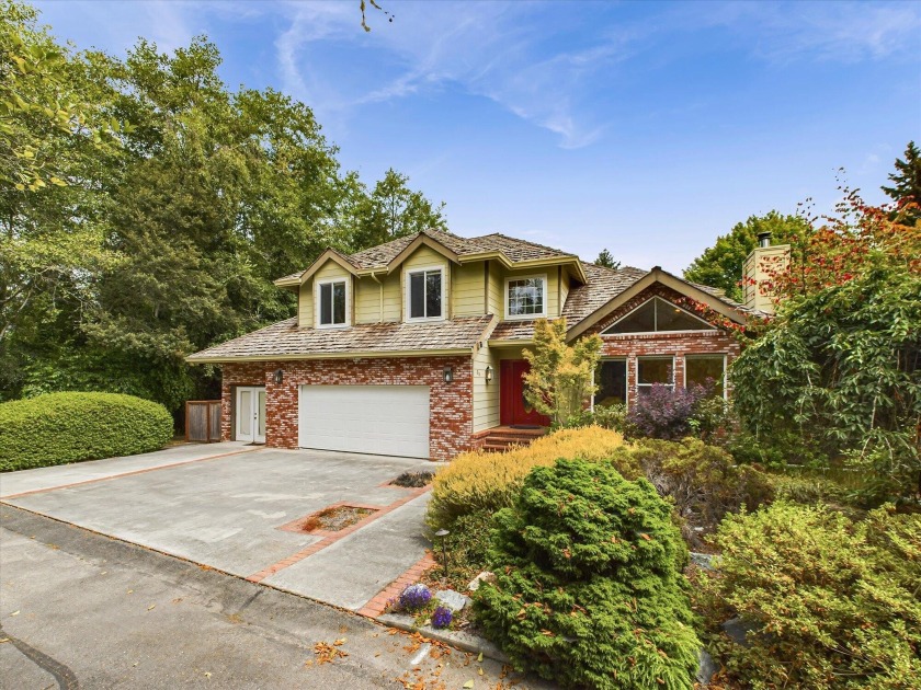 Remarkable and expansive 3 bedroom, 2.5 bath home in a beautiful - Beach Home for sale in Mckinleyville, California on Beachhouse.com