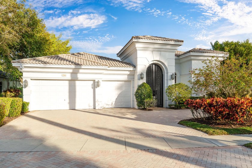 Fantastic 4 bed, 4 bath home on an oversized private lot in the - Beach Home for sale in Delray Beach, Florida on Beachhouse.com