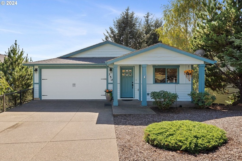 This beautiful hillside home boasts breathtaking southern - Beach Home for sale in Depoe Bay, Oregon on Beachhouse.com