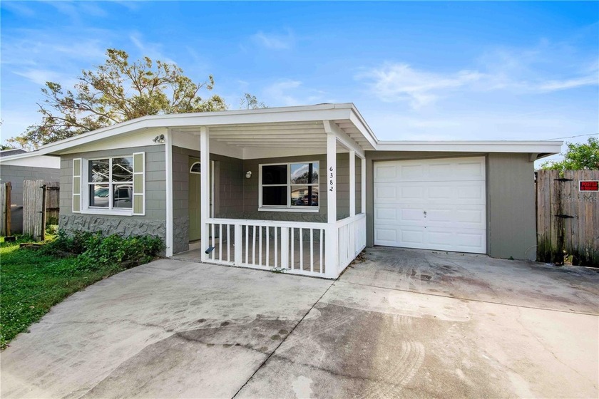 Short Sale. Located in the heart of Pinellas Park, this charming - Beach Home for sale in Pinellas Park, Florida on Beachhouse.com
