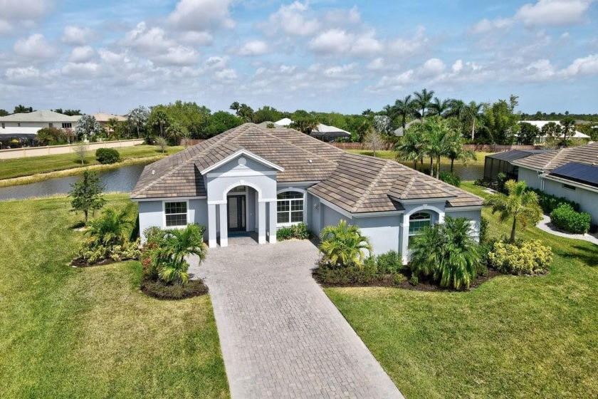 EMBRACE PURE ELEGANCE!! OPEN THE DOOR TO EXPERIENCE THIS - Beach Home for sale in Vero Beach, Florida on Beachhouse.com