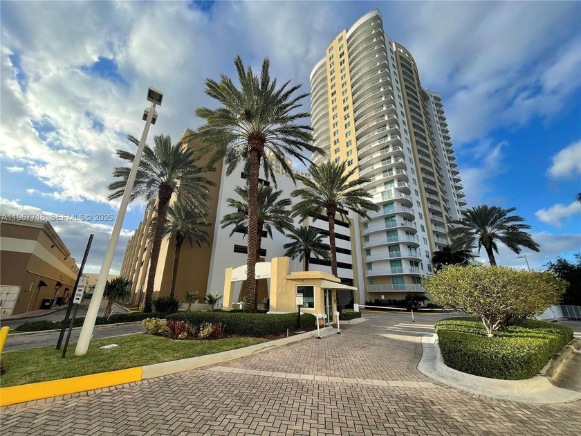 Spacious and inviting 1-bedroom, 1.5-bath residence at DUO - Beach Condo for sale in Hallandale Beach, Florida on Beachhouse.com
