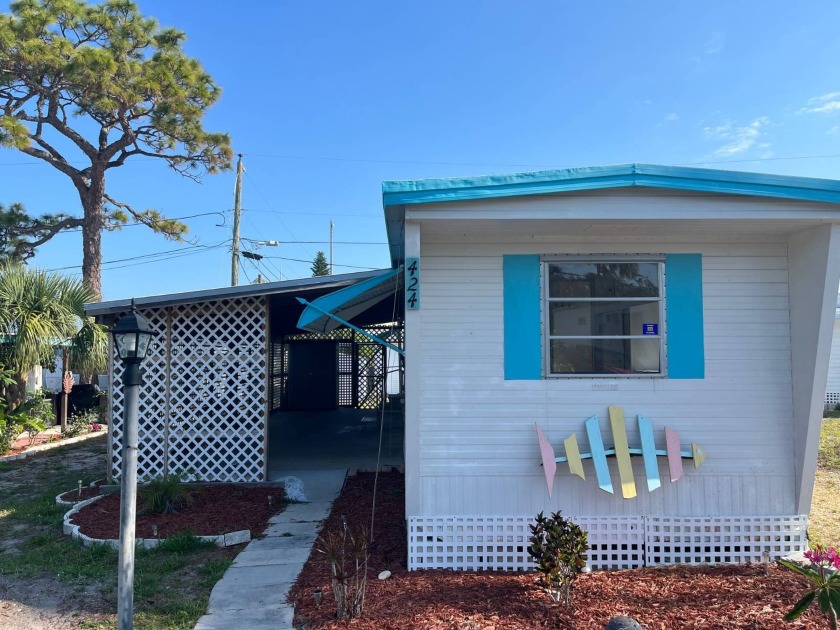 This 2 Bed/1.5 Bath home sits on one of just fifteen double lots - Beach Home for sale in Largo, Florida on Beachhouse.com