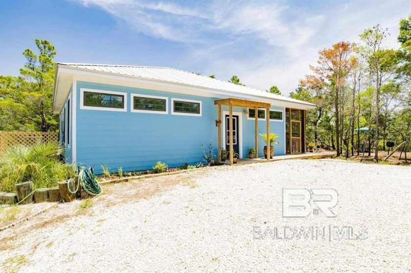 Adorable Cottage in Cabana Beach! Short-term rentals allowed! - Beach Home for sale in Gulf Shores, Alabama on Beachhouse.com