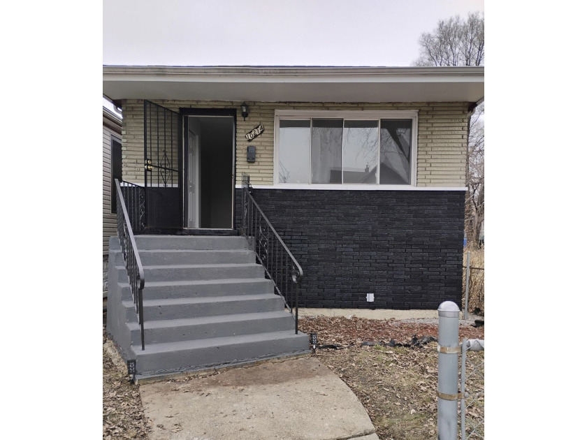 Welcome home to 10214 S La Salle Street - a beautifully - Beach Home for sale in Chicago, Illinois on Beachhouse.com