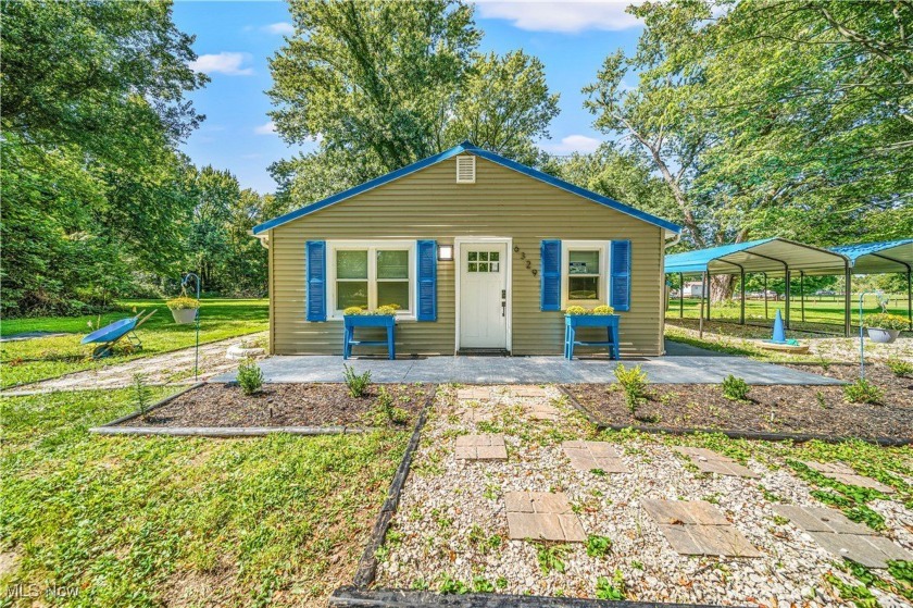 Welcome to this fully renovated 3-bedroom, 2-bath smart home - Beach Home for sale in Ashtabula, Ohio on Beachhouse.com