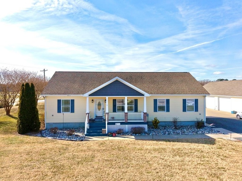 This well maintained 3 bedroom 2 full bath home sits on a - Beach Home for sale in Painter, Virginia on Beachhouse.com