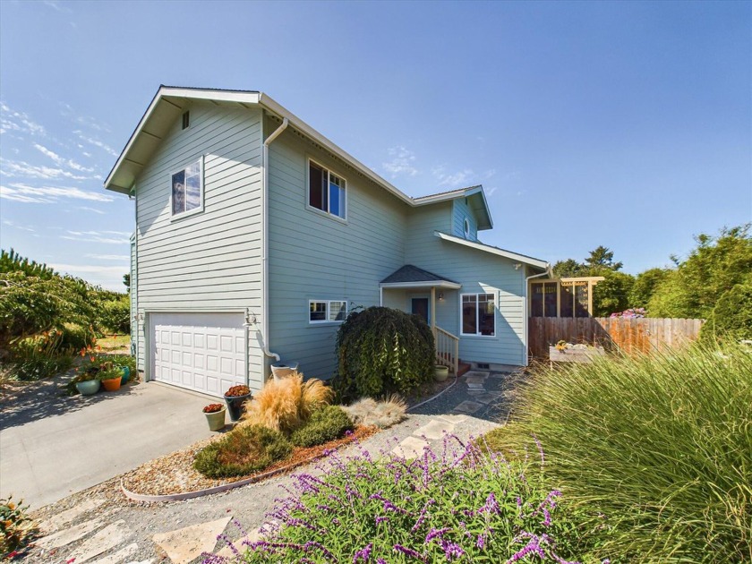 Gorgeous, custom home near the ocean. Less than half a mile to - Beach Home for sale in Mckinleyville, California on Beachhouse.com