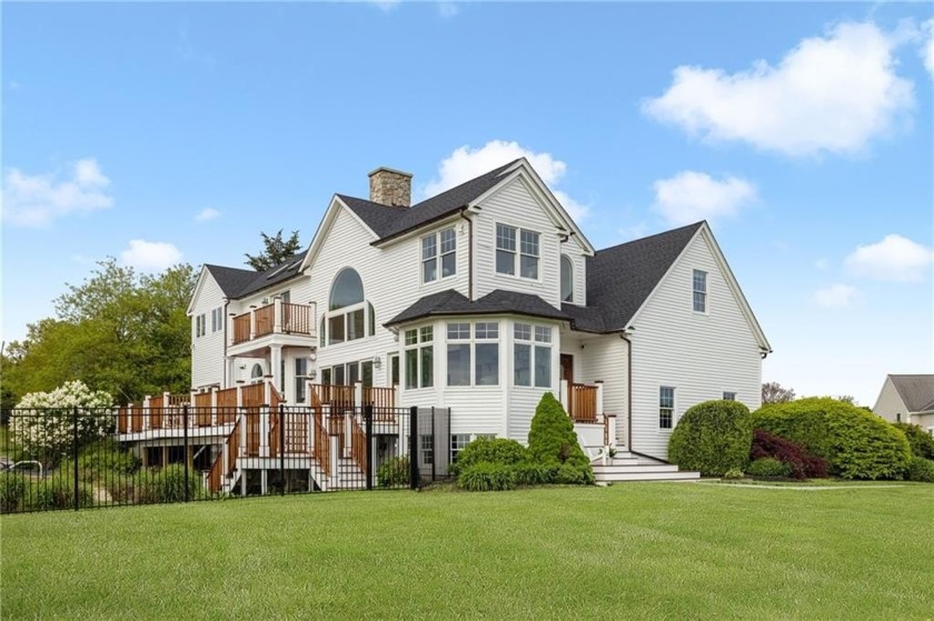 Perched high in the west facing enclave of Kings Grant to - Beach Home for sale in Portsmouth, Rhode Island on Beachhouse.com