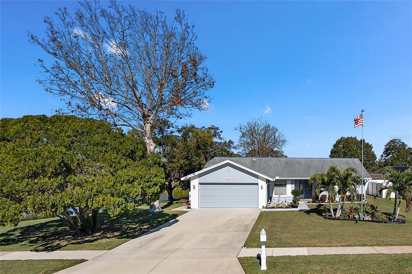 No flood zone and never flooded! Welcome home to this very - Beach Home for sale in Seminole, Florida on Beachhouse.com