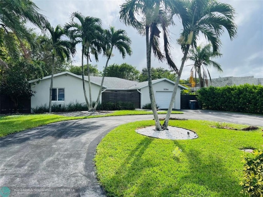 Excellent Opportunity! This beautifully Turn Key, totally - Beach Home for sale in Delray Beach, Florida on Beachhouse.com