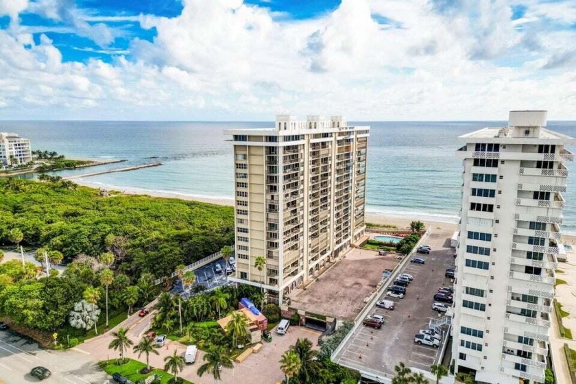 This extraordinary oceanfront unit is strategically positioned - Beach Condo for sale in Boca Raton, Florida on Beachhouse.com