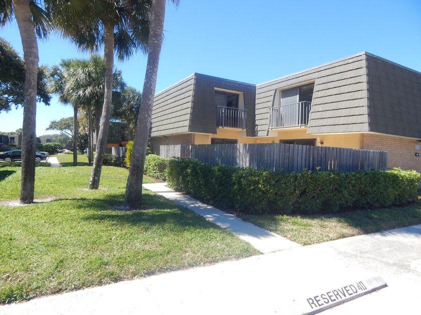 This unit has been remodeled in February 2026, completely - Beach Townhome/Townhouse for sale in West Palm Beach, Florida on Beachhouse.com