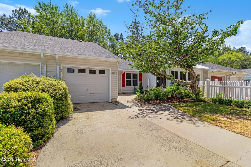 Lovely two-bedroom, 2 bath condo with a sunroom and open floor - Beach Condo for sale in Morehead City, North Carolina on Beachhouse.com