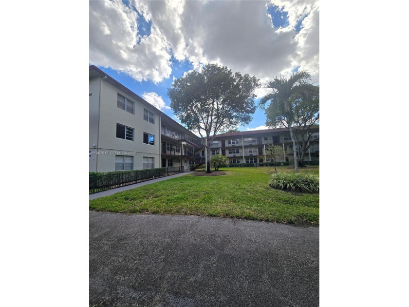 This inviting 2-bedroom, 1.5-bathroom condo on the 2nd floor - Beach Condo for sale in Pembroke Pines, Florida on Beachhouse.com