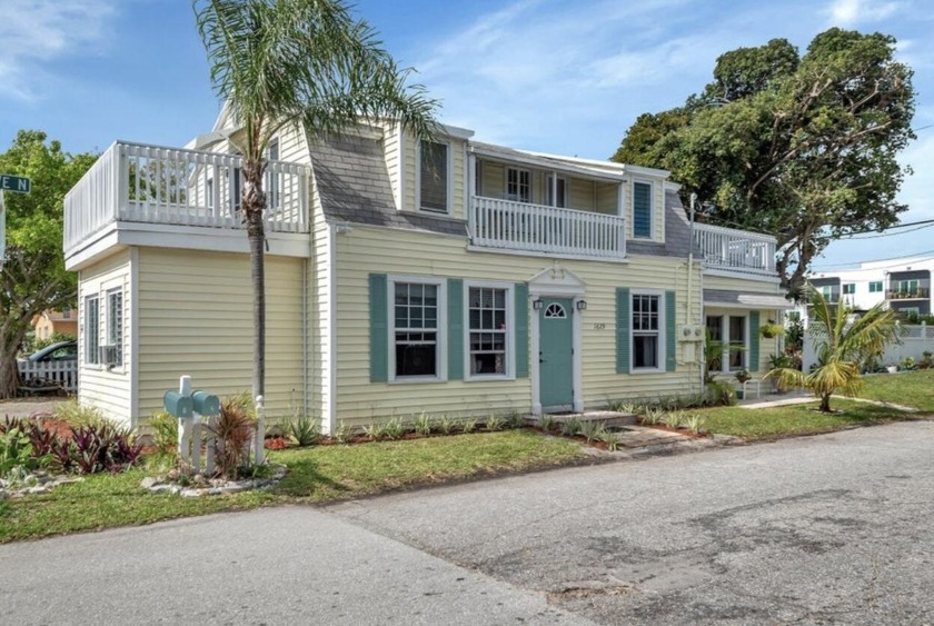 Amazing opportunity! This multi-family is an excellent - Beach Townhome/Townhouse for sale in Lake Worth Beach, Florida on Beachhouse.com