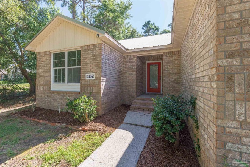 Beautifully Remodeled Brick Home in Spanish Cove on .26 acres - Beach Home for sale in Lillian, Alabama on Beachhouse.com