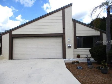 Wow!   Move in ready..3 bedroom, 2 bath, 2 oversized car garage - Beach Home for sale in Hudson, Florida on Beachhouse.com