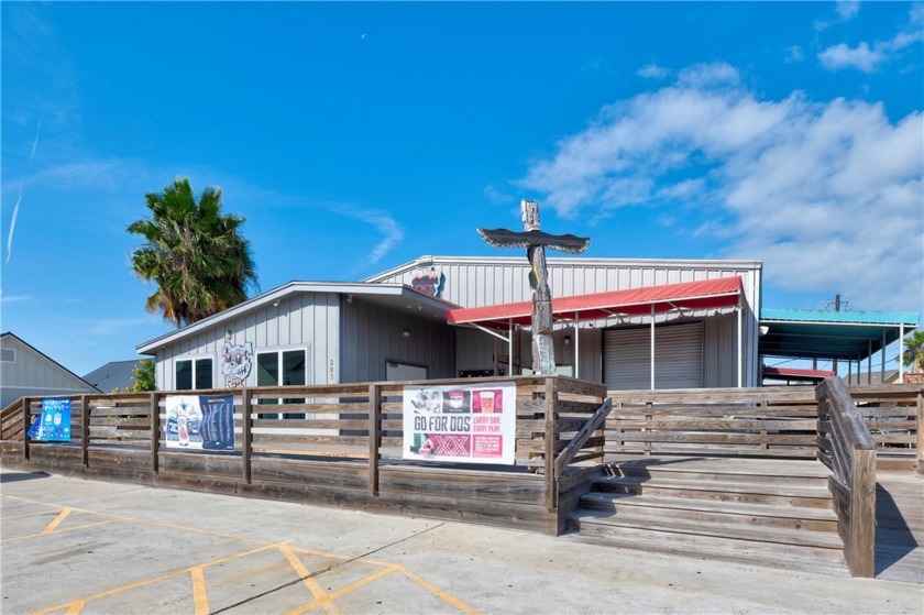 Discover a rare opportunity to acquire one of Port Aransas' most - Beach Commercial for sale in Port Aransas, Texas on Beachhouse.com