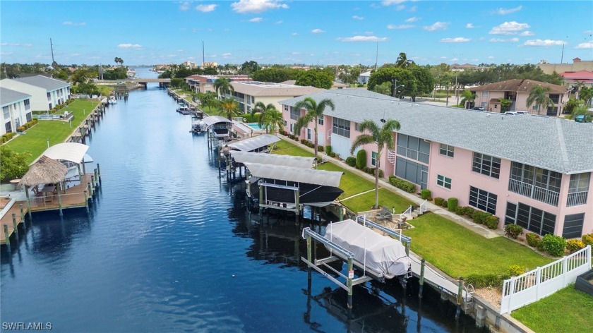 Here's what you've been waiting for! Cute as can be, 2nd floor - Beach Condo for sale in Cape Coral, Florida on Beachhouse.com
