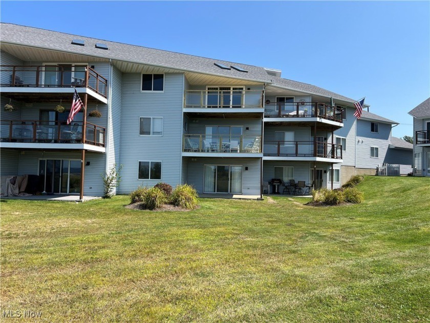 Lake Erie Sunsets are calling you! 1-owner, lower level 2 - Beach Condo for sale in Conneaut, Ohio on Beachhouse.com