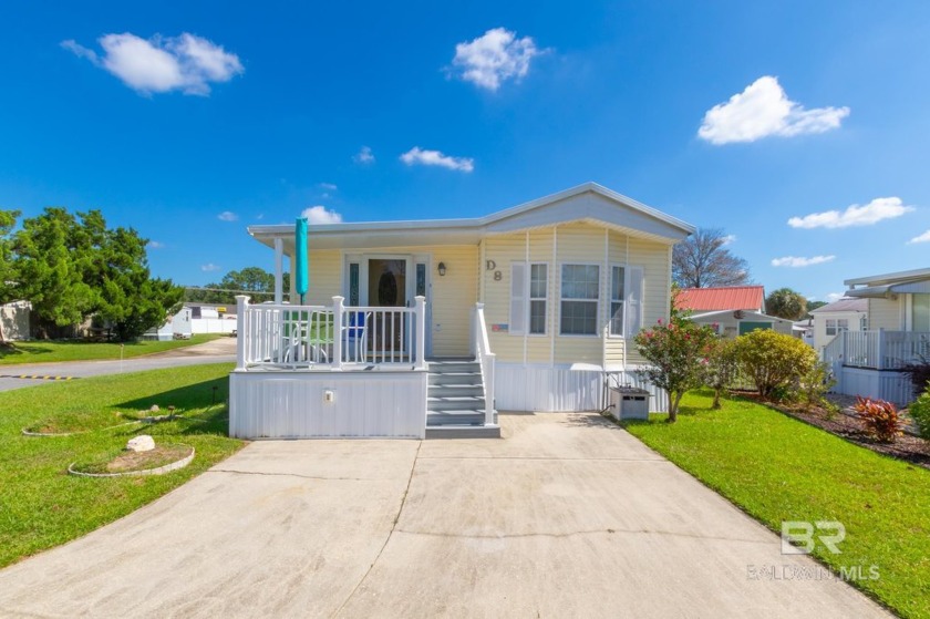 Beautiful 2bedroom 1 & 1/2 bath Park Model on a spacious corner - Beach Home for sale in Elberta, Alabama on Beachhouse.com