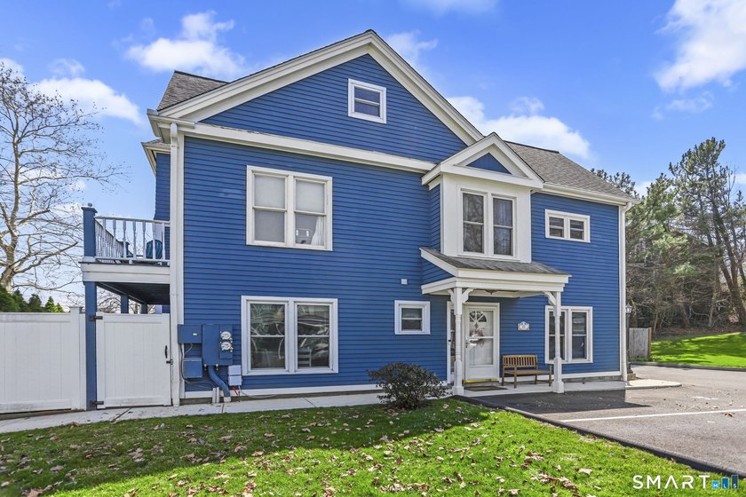 Savor the salt air and the gentle ocean breeze. Imagine yourself - Beach Townhome/Townhouse for sale in Milford, Connecticut on Beachhouse.com