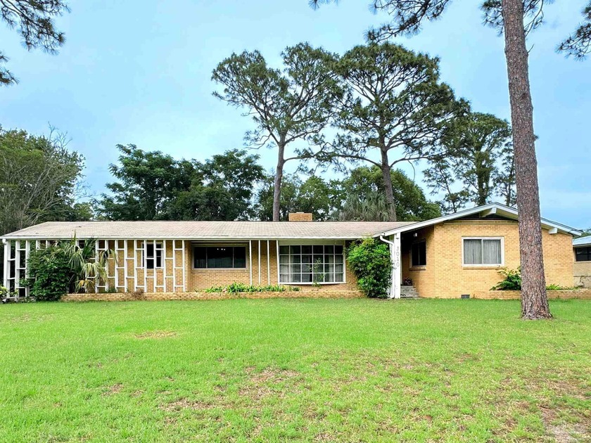 *** Investor Special *** Mid-Century Ranch in Mallory Heights! - Beach Home for sale in Pensacola, Florida on Beachhouse.com