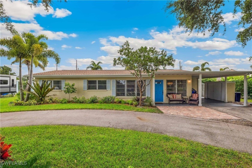 Beautiful Totally Updated  Move in Ready Gulf Access Home - Beach Home for sale in Fort Myers, Florida on Beachhouse.com