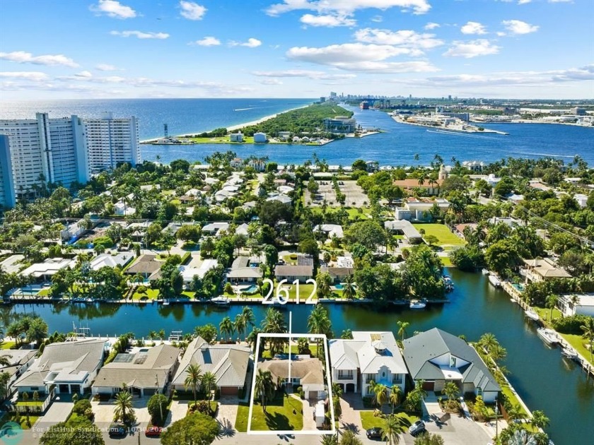 ATTENTION ALL BOATERS.. Waterfront living at it's finest. This - Beach Home for sale in Fort Lauderdale, Florida on Beachhouse.com