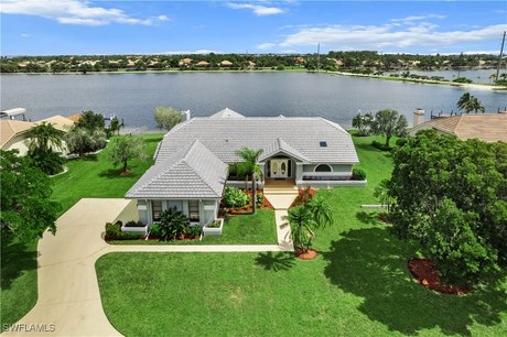 Calling all Boaters! Welcome to this Waterfront Gulf Access Pool - Beach Home for sale in Fort Myers, Florida on Beachhouse.com