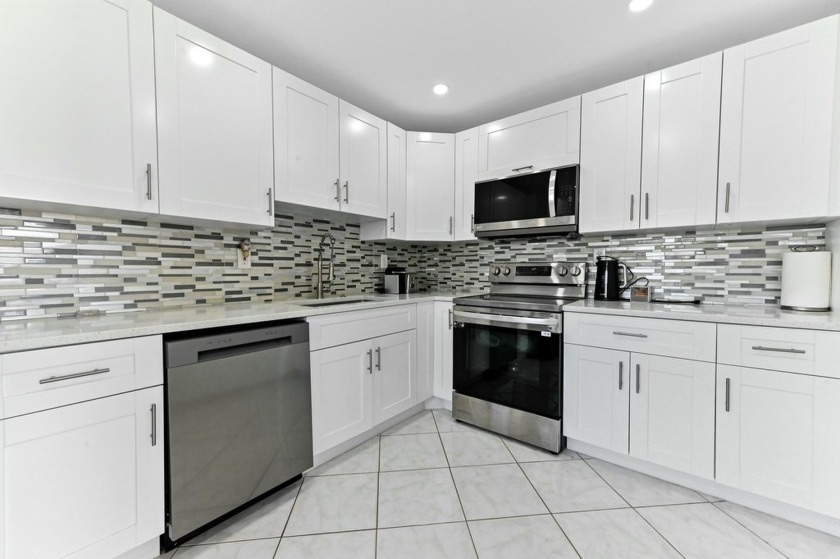 Beautifully Remodeled 1-Bedroom,1.5-Bath Corner Unit in Active - Beach Condo for sale in Delray Beach, Florida on Beachhouse.com