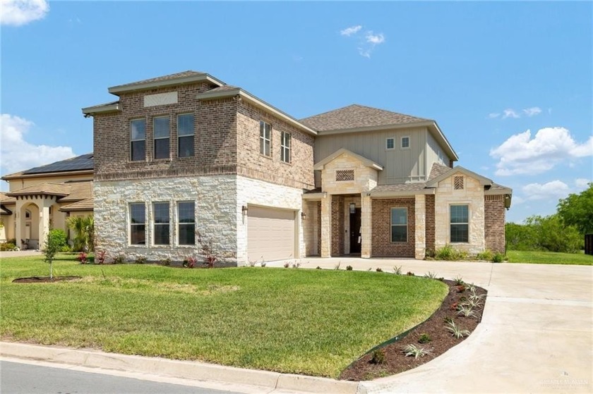 Situated in SPI Golf Community, this Open-Concept Home features - Beach Home for sale in Laguna Vista, Texas on Beachhouse.com