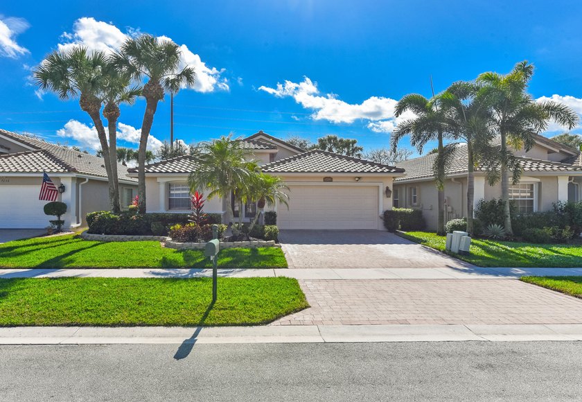 Welcome to easy living in this beautifully maintained home - Beach Home for sale in Boynton Beach, Florida on Beachhouse.com